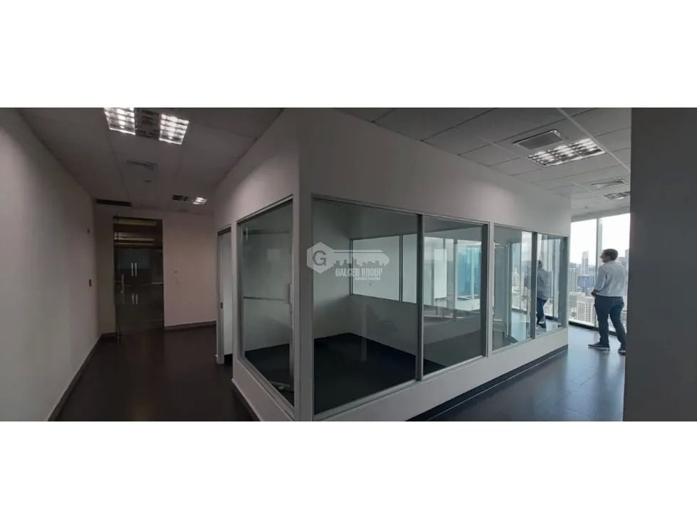 SE ALQUILA OFICINA EN CALLE 50  TORRE GLOBAL BANK DE 320M CON DIVISION