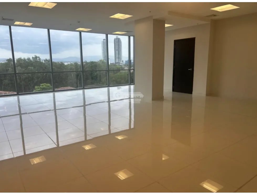 SE ALQUILA OFICINA  EN COSTA DEL ESTE  BOULEVARD DEL ESTE DE 92M2