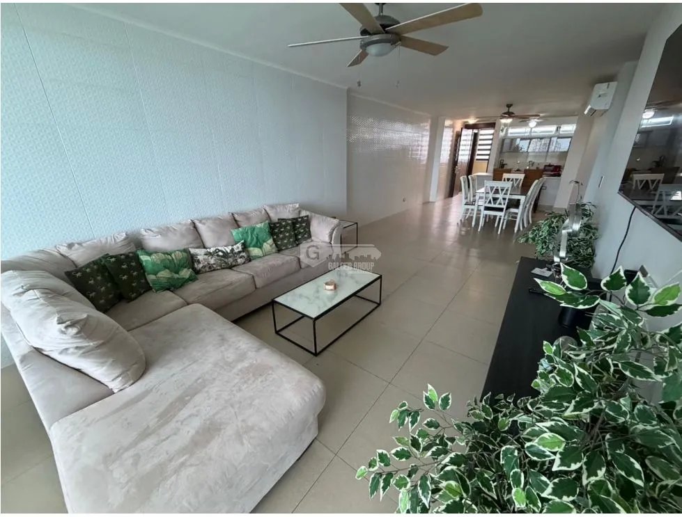 SE VENDE APARTAMENTO EN CORONADO AMOBLADO CON BALCON