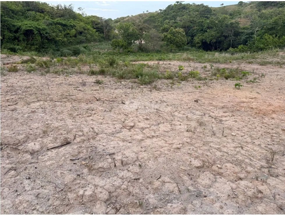 SE VENDE TERRENO EN CHAME 853 M2  VIA A LA LAGUNA