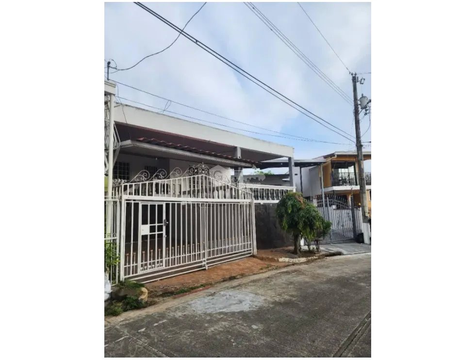 PUEBLO NUEVO / HATO PINTADO / 250 M2 / TERRAZA / BARRIADA LOS HARINOS