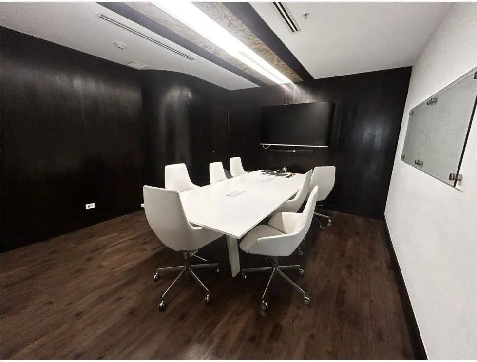 SE VENDE MODERNA OFICINA PREMIUN EN AV. BALBOA PH OCEANIA