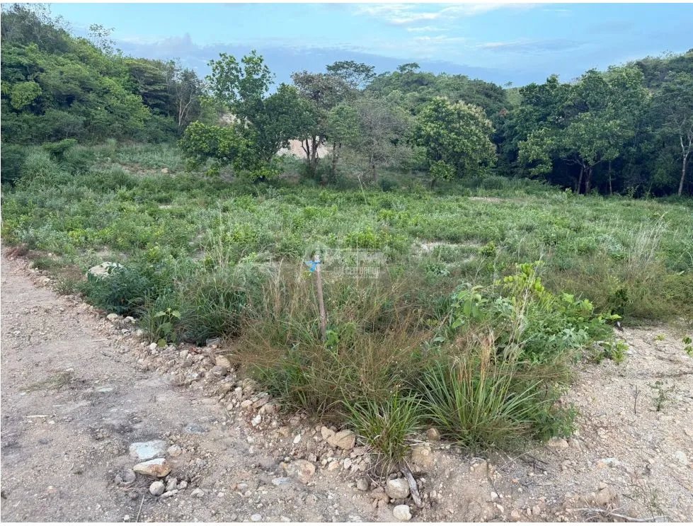 TERRENO / CHAME / EL CALVARIO  / 804 M2 / LOTE PLANO