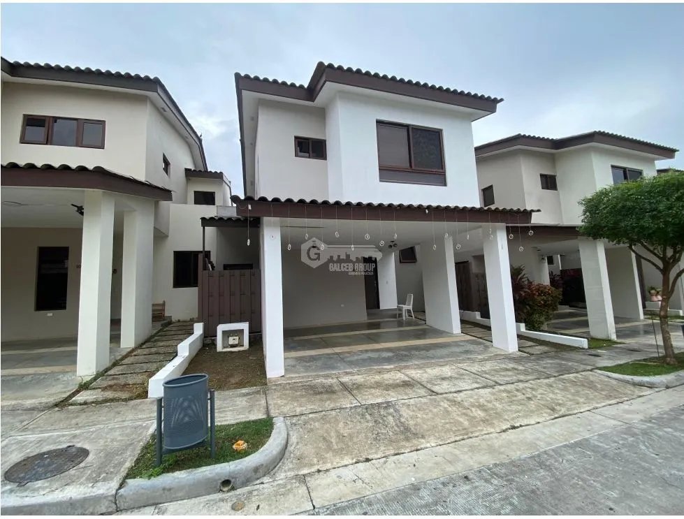 BRISAS DEL GOLF / PH GARDENIAS / 248M2 / 3 HABITACIONES