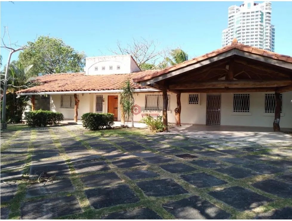 CORONADO / CLUB DE GOLF / 5HABITACIONES / 1750M2 / PISCINA