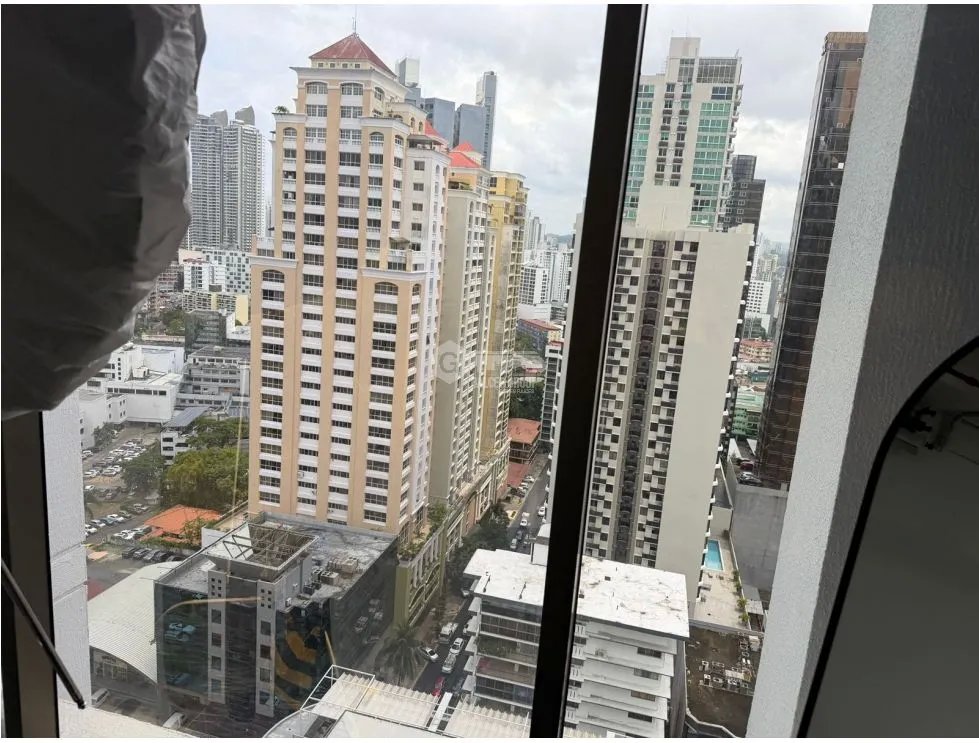 OBARRIO / PH TWIST TOWER / 65M / ESPACIO AMPLIO / PISO ALTO / VACIO
