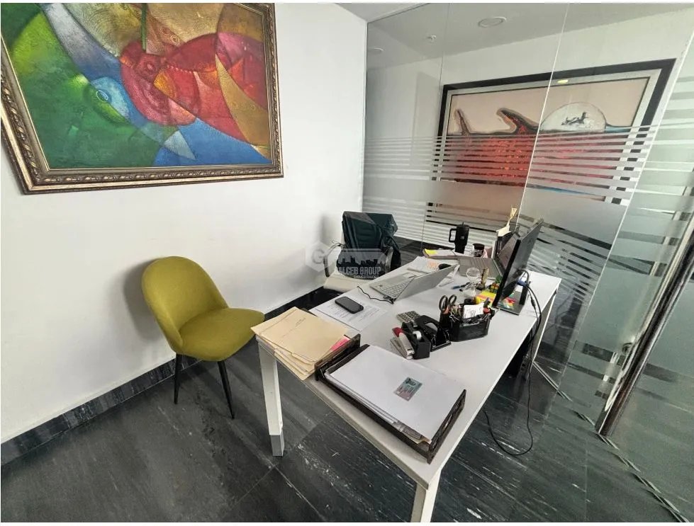OFICINA / PH TWIST TOWER / 93m2 / CON DIVISIONES / AMOBLADA