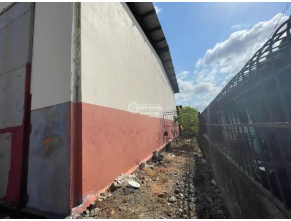 GALERA COMERCIAL / CON OFICINA / RIO ABAJO / 505M2