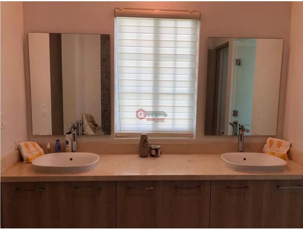 GRAN CASA DE PLAYA EN BIJAO / 5 HAB / 388m2 / GOLF / SEMI AMOBLADA