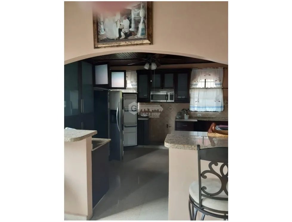 SAN FRANCISCO / VILLA LILLA / 570M2 / 2 NIVELES / TERRAZA / BALCON