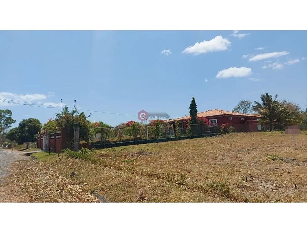 TERRENO / DENTRO DE CORONADO / AVE. BOULEVARD / 1500m2