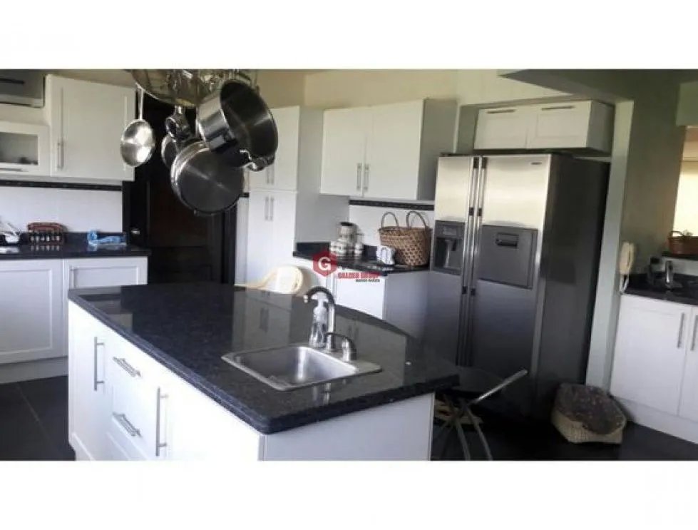 CORONADO / URBANIZACION CLUB DEL GOLF / 3 RECAMARAS / 2,450 M2