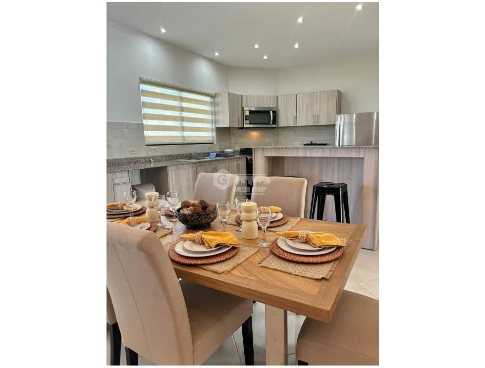 BOQUETE COUNTRY CLUB / 1704M2 / 2 HABITAC /  2 BAÑ / AMPLIO JARDIN