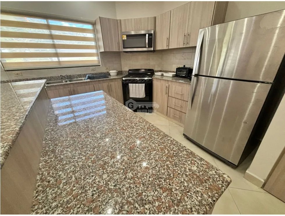 BOQUETE COUNTRY CLUB / 1704M2 / 2 HABITAC /  2 BAÑ / AMPLIO JARDIN