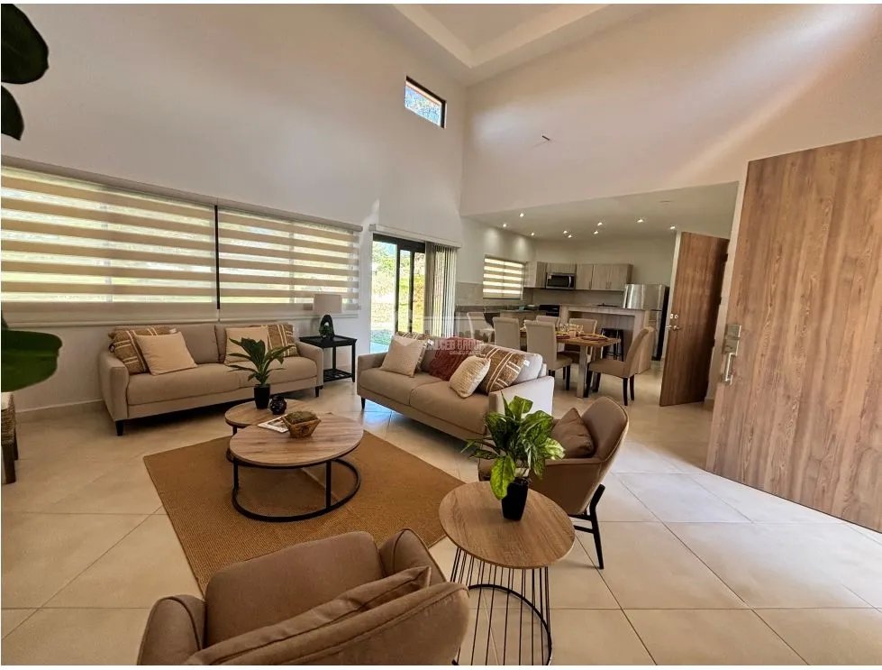 BOQUETE COUNTRY CLUB / 1704M2 / 2 HABITAC /  2 BAÑ / AMPLIO JARDIN