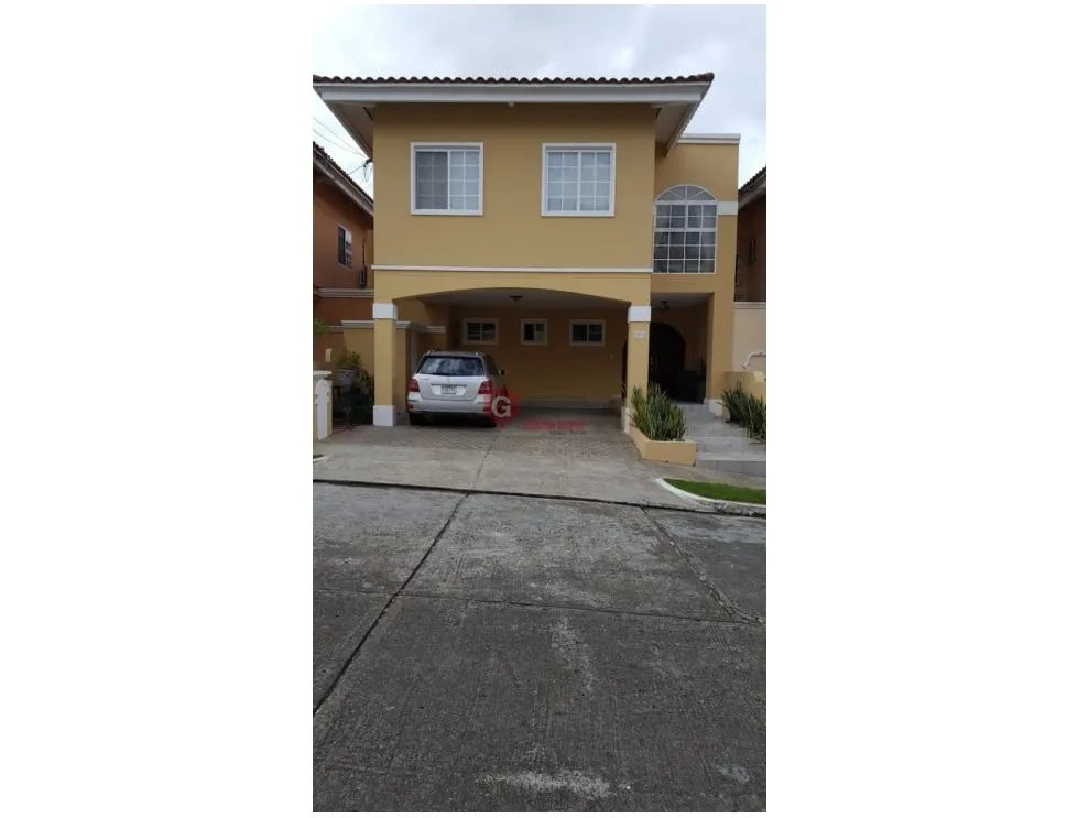 EL DORAL / CALLE 2 / 336m2 / 3 HABITACIONES / CON PISCINA