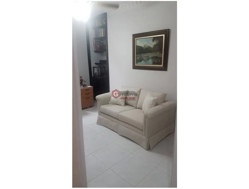 EL DORAL / CALLE 2 / 336m2 / 3 HABITACIONES / CON PISCINA