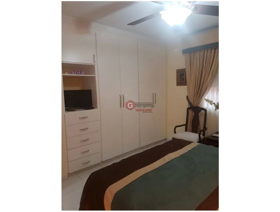 EL DORAL / CALLE 2 / 336m2 / 3 HABITACIONES / CON PISCINA