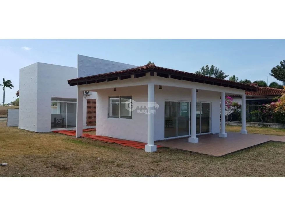 PLAYA MALIBU / RES. MALIBU VILLAS / 890m2 / 2 HABITACIONES / VACIO