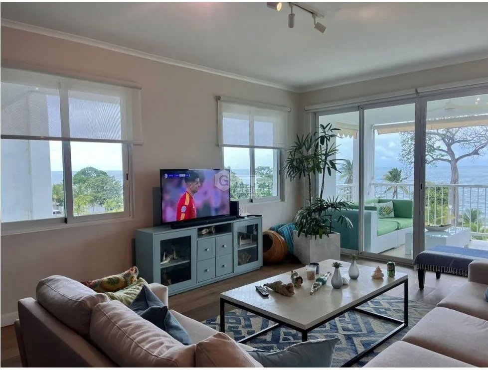 COCLE / BIJAO BEACH  / 210 M2 / AMOBLADO / BALCON / FRENTE AL MAR