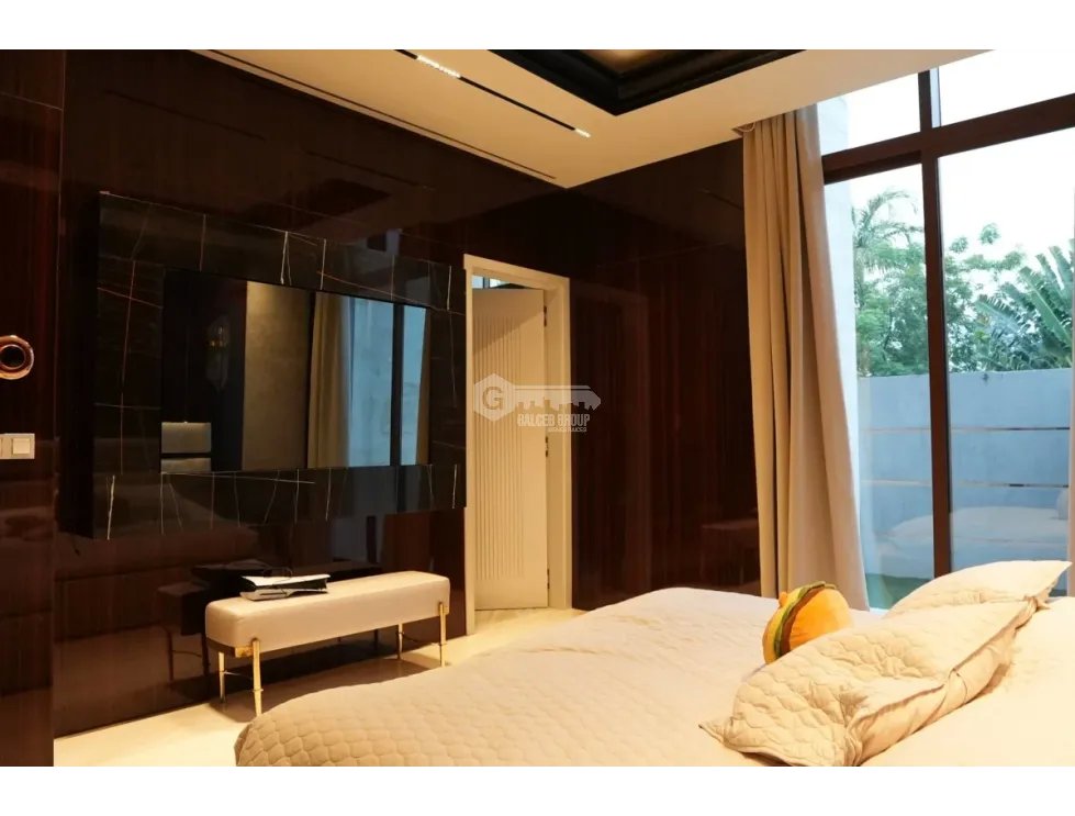 OCEAN REEF ISLAND / 1050M2 / 4 HABITACION/ LUJOSO / LINEA BLANCA