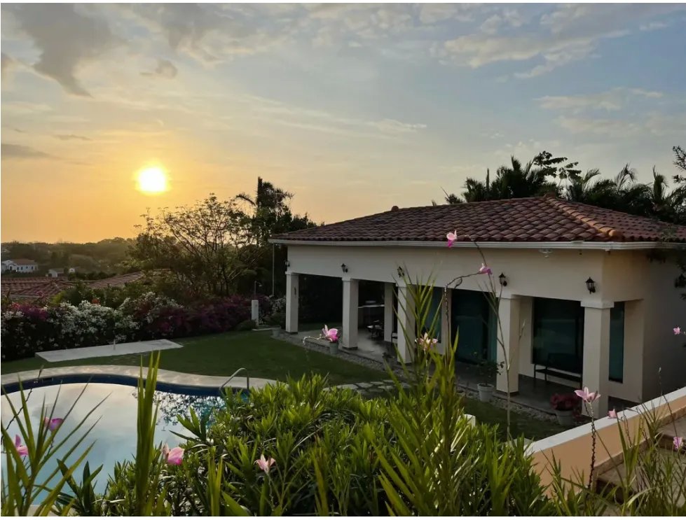 SAN CARLOS / 1500M2 / 3 HAB+CASA HUSPED / HACIENDA PACIFICA / PISCINA
