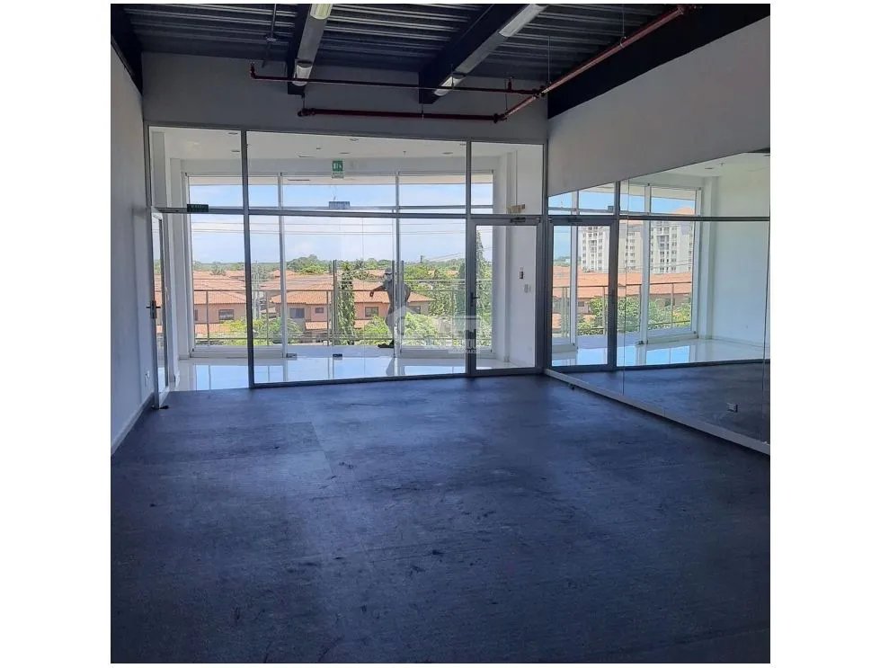 LOCAL / EDIFICO COMERCIAL VERSALLES / PLANTA ALTA / 118M2 / VACIO