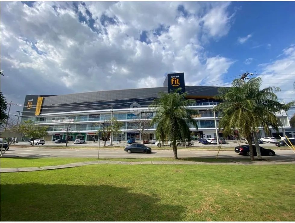 LOCAL / EDIFICO COMERCIAL VERSALLES / PLANTA ALTA / 118M2 / VACIO