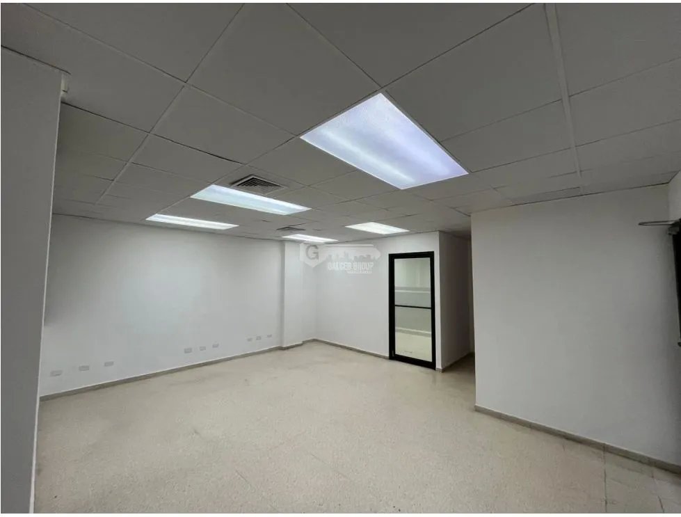 OFICINA / AVE BALBOA / GALERIAS BALBOA / 84M2 / VISTA CINTA COSTERA