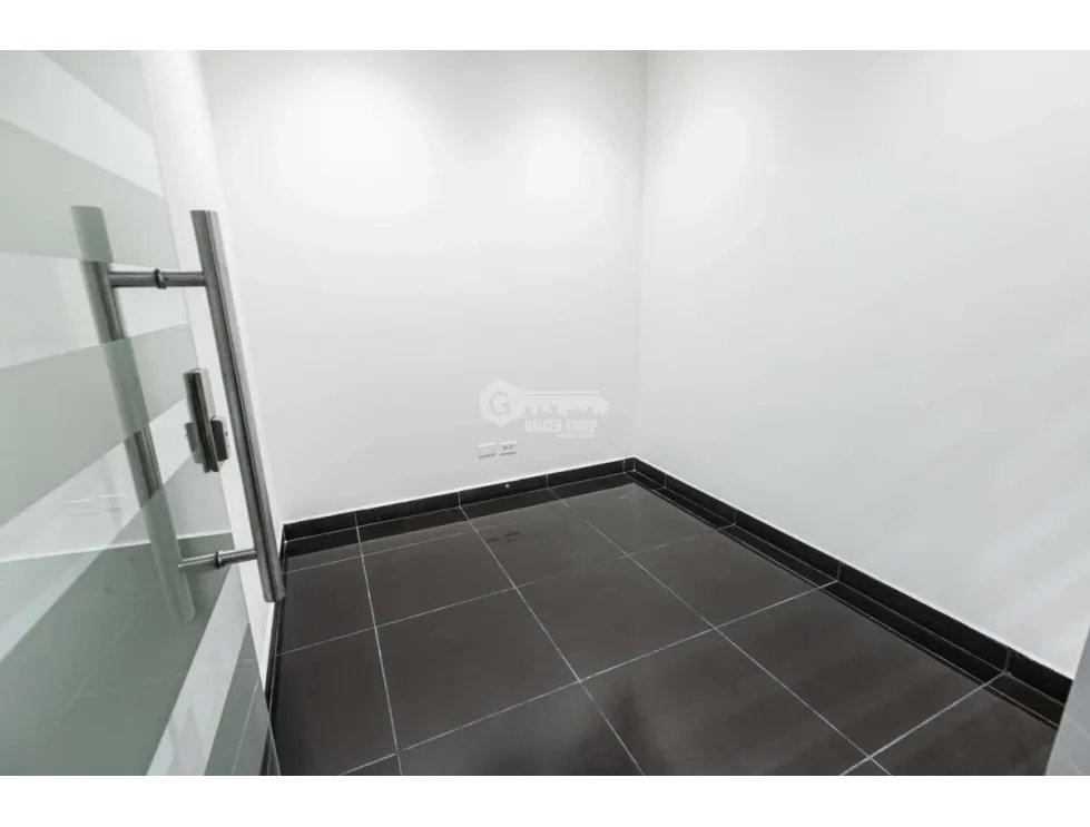 OFICINA / OBARRIO / PH OFFICE ONE / 110M2 / 5 ESPACIOS / AMOBLADA