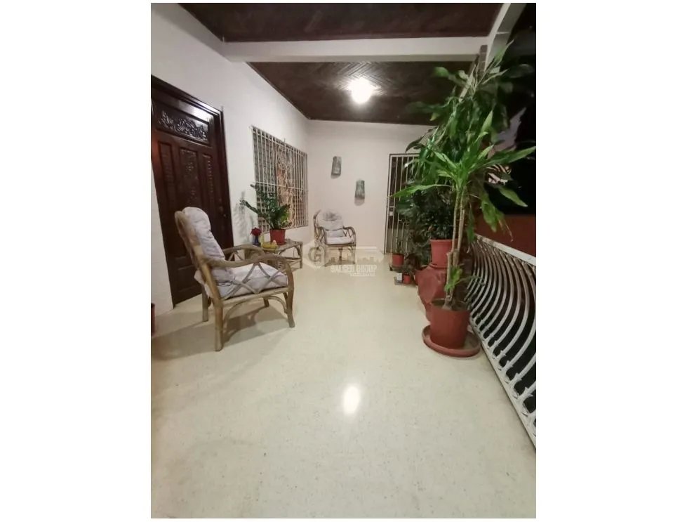VILLA DE LOS SANTOS / 1775 M2 / TERRAZA / A 20 MIN DE PLAYAS