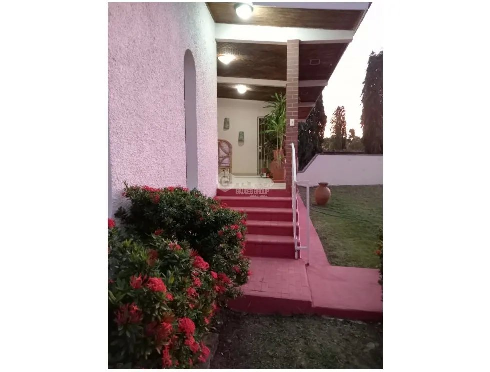 VILLA DE LOS SANTOS / 1775 M2 / TERRAZA / A 20 MIN DE PLAYAS