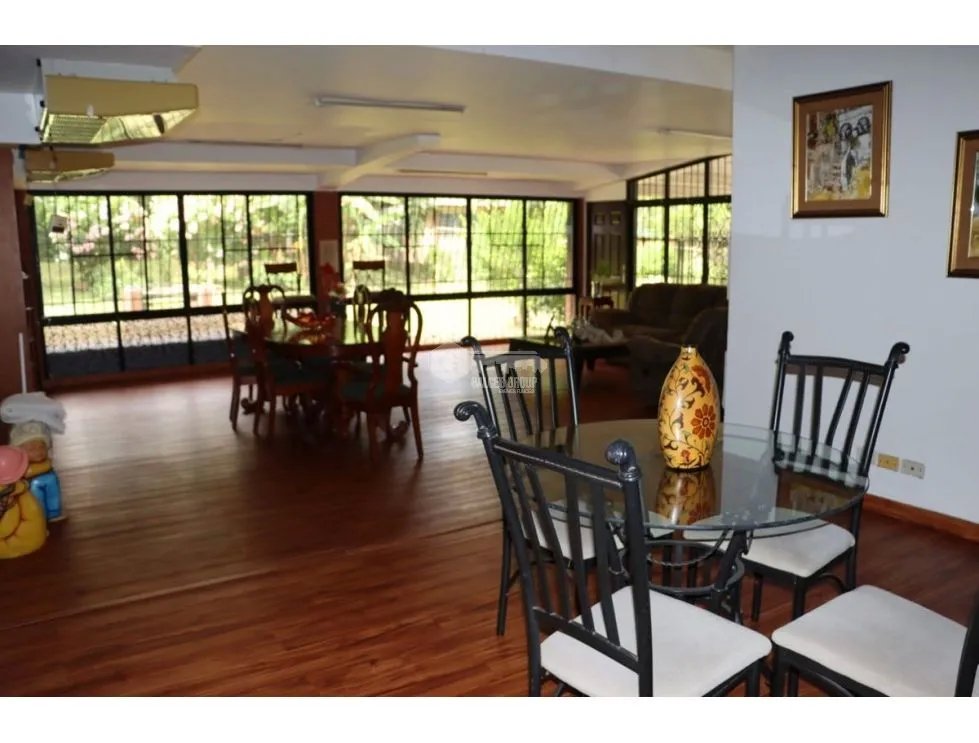 LAS CUMBRES / VILLA ZAITA / 1452 M2 / 4 HABITACION / TERRAZA / JARDIN