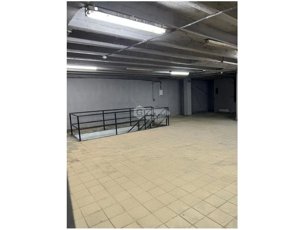 Warehouse for rent in Calidonia