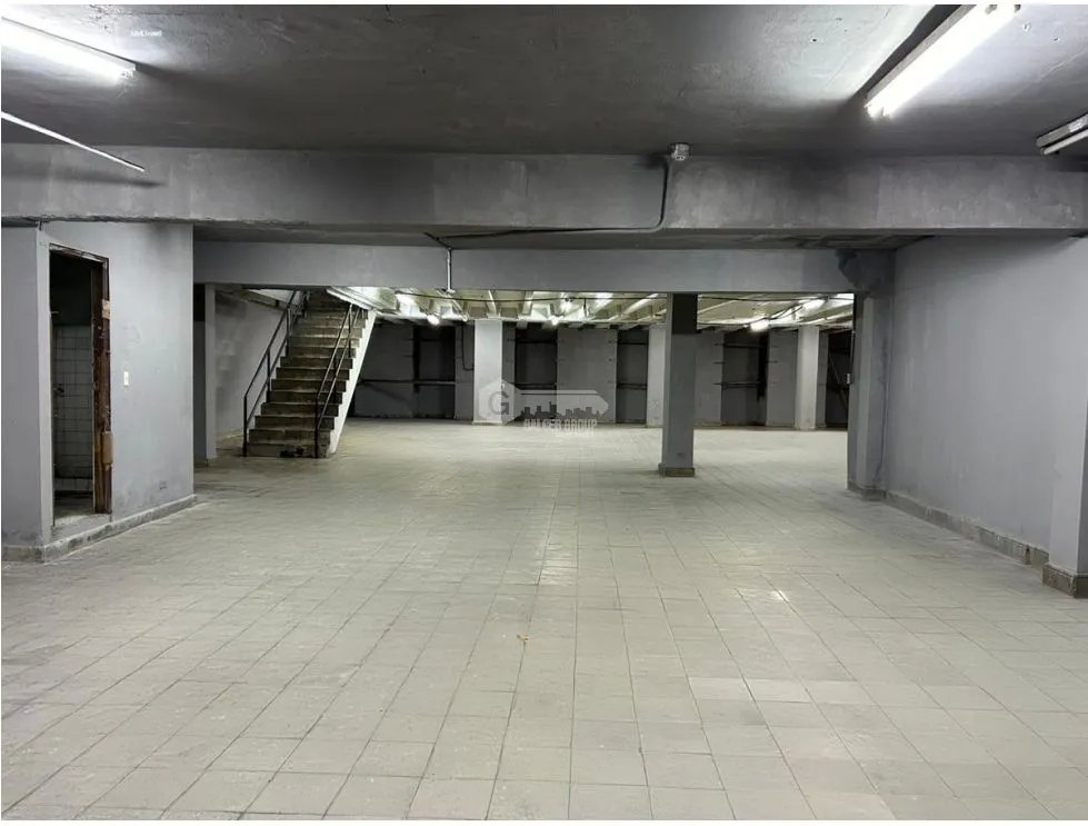 Warehouse for rent in Calidonia