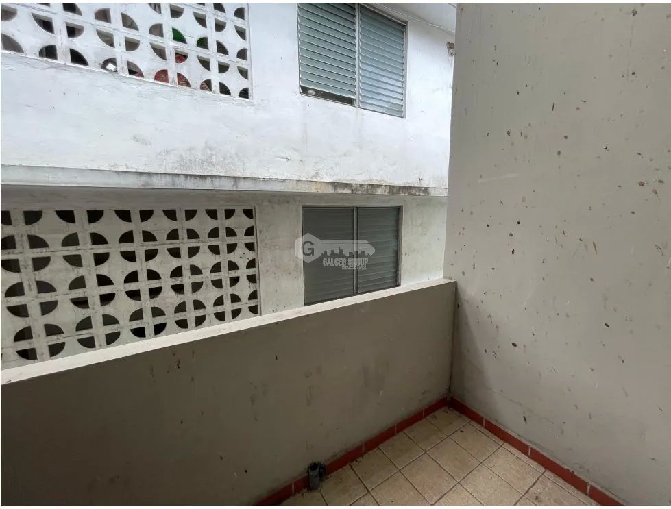 OFICINA / EL CANGREJO / PH NEO PLAZA / 75 M2 / 2 DIVISIONES / BALCON