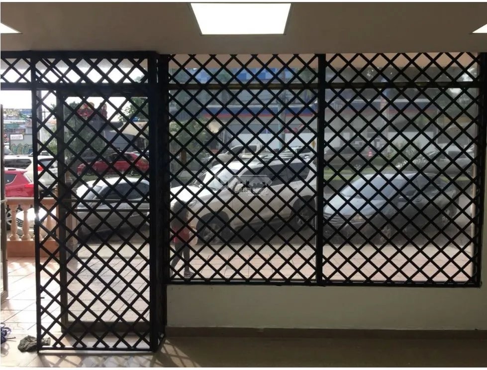 LOCAL / BELLA VISTA / 105 M2 / PLANTA BAJA / 2 OFICINAS