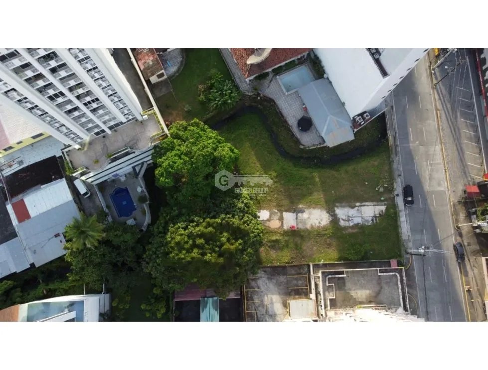 EL CANGREJO / TERRENO PARA DESARROLLO RM3-C2 / 1500 M2