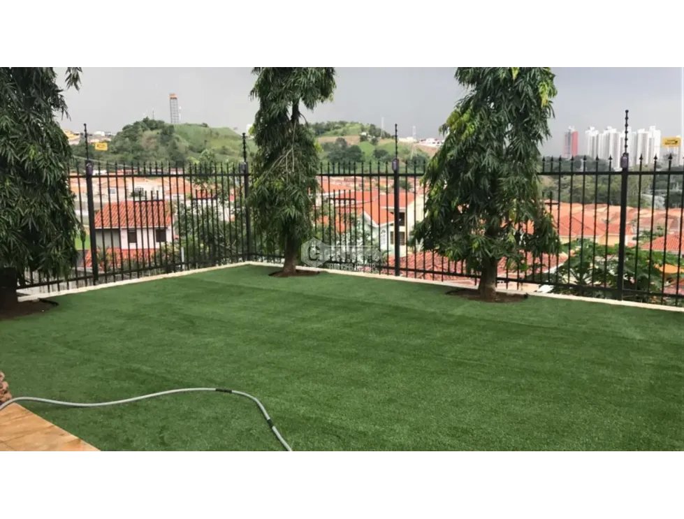 ALTOS DE PANAMA / 537M / 2 NIVELES / 5 HABITC + CUARTO Y BAÑO SERVICIO