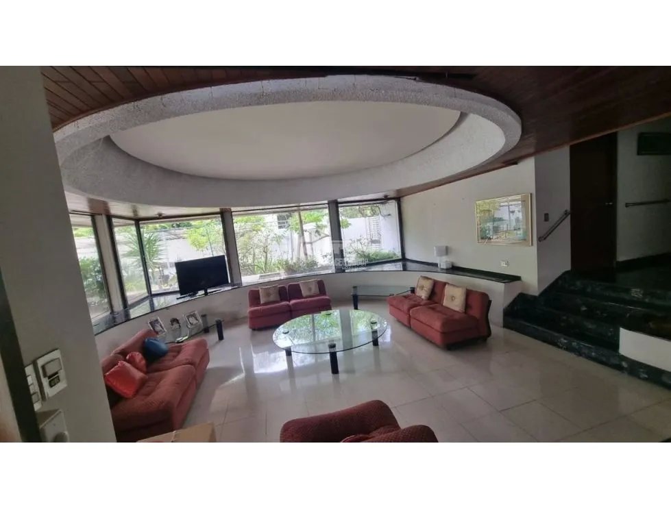 OBARRIO / CASA COMERCIAL 950 M ESQUINA   / PISCINA / 5 HABITACION