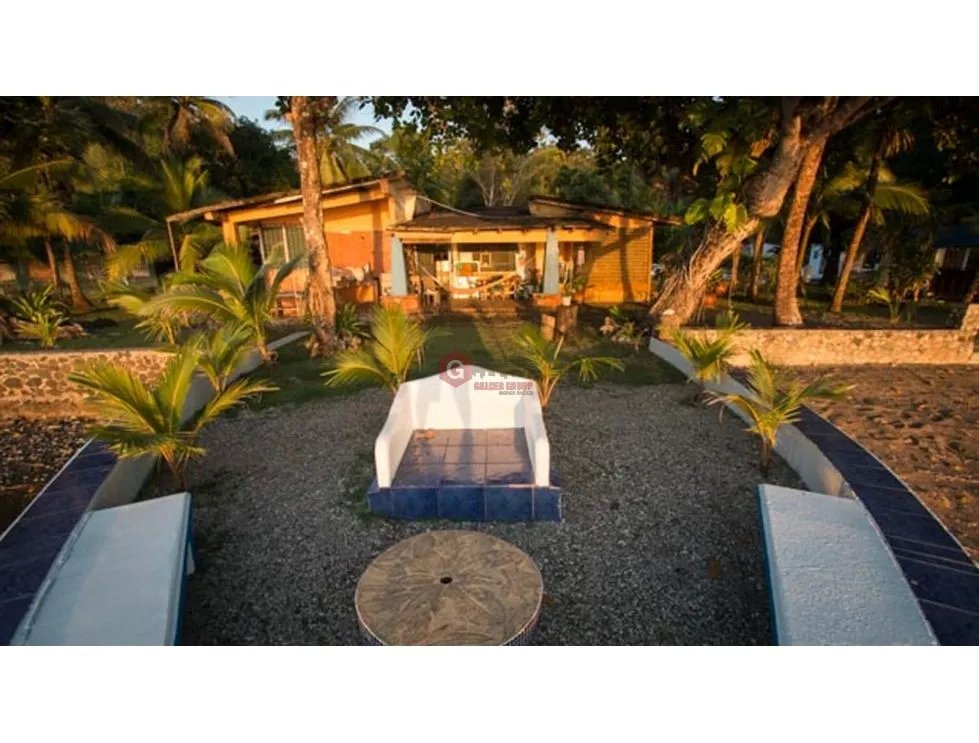 TERRENO COMERCIAL / PISCINA  / FRENTE AL MAR /  PORTOBELO / 5500M