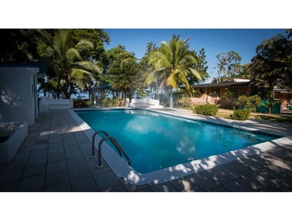 TERRENO COMERCIAL / PISCINA  / FRENTE AL MAR /  PORTOBELO / 5500M