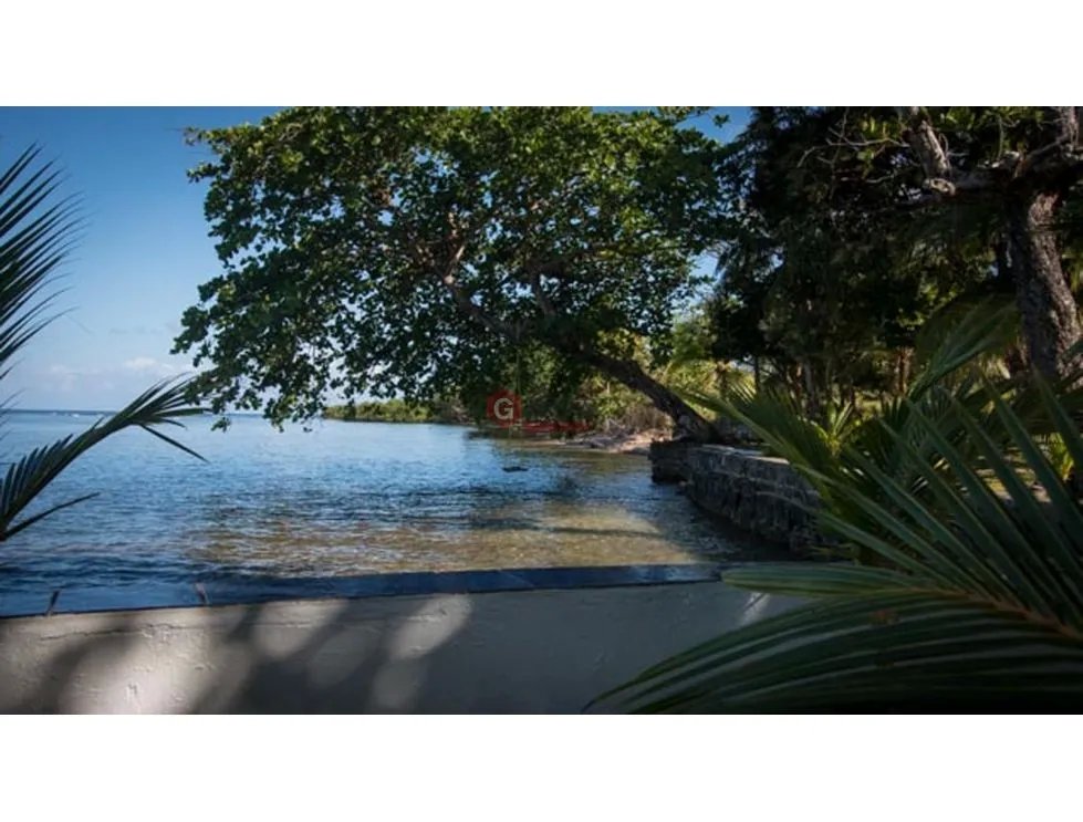 TERRENO COMERCIAL / PISCINA  / FRENTE AL MAR /  PORTOBELO / 5500M