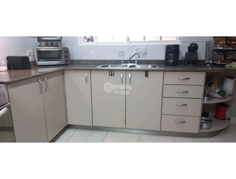BRISAS DEL GOLF / VILLA ALTA / 4 HABITAC. / 422m2 / AMPLIO JARDÍN / YG