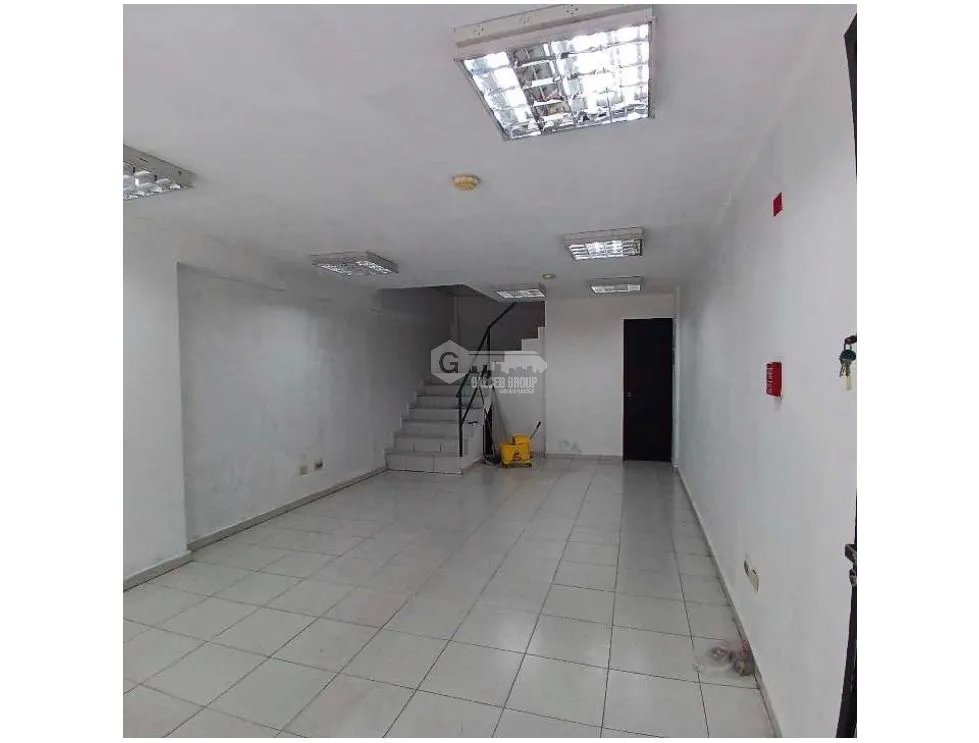EL CANGREJO / VIA ARGENTINA / LOCAL COMERCIAL / 100M2