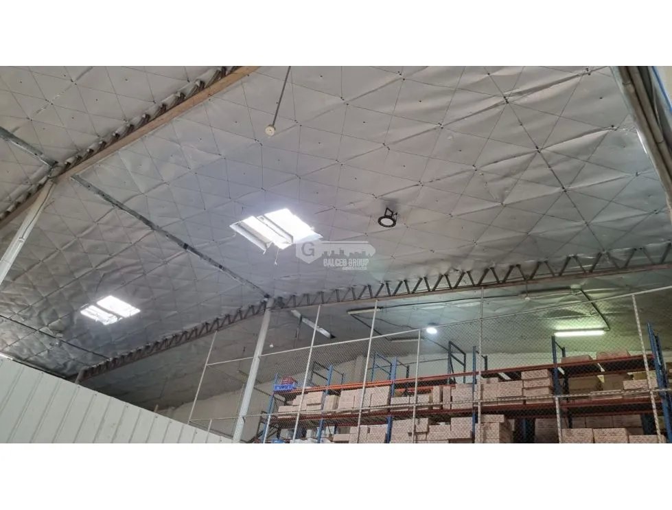JUAN DIAZ / NEGOCIABLE / GALERA EN URB INDUSTRIAL / 4400 M2