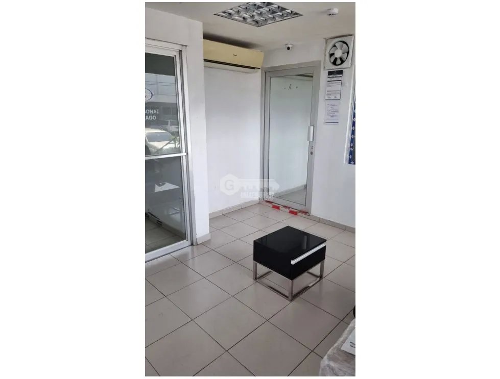 JUAN DIAZ / NEGOCIABLE / GALERA EN URB INDUSTRIAL / 4400 M2