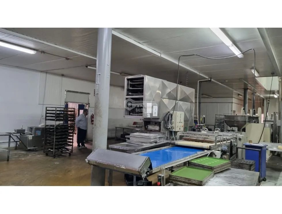 JUAN DIAZ / NEGOCIABLE / GALERA EN URB INDUSTRIAL / 4400 M2