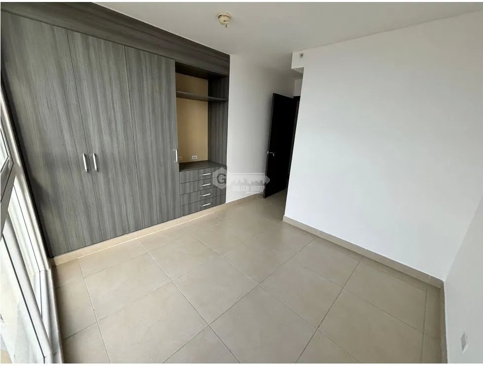 CONDADO DEL REY / PH KINGS PARK / 155m2 / 4 HABITAC. + HAB. SERVICIO