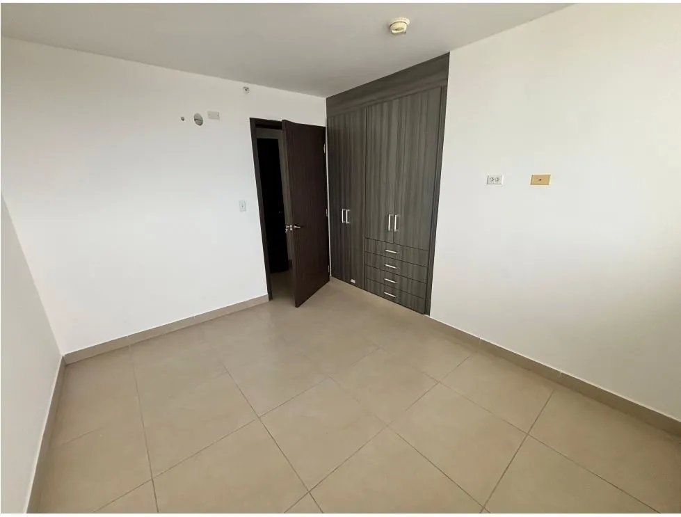 CONDADO DEL REY / PH KINGS PARK / 155m2 / 4 HABITAC. + HAB. SERVICIO